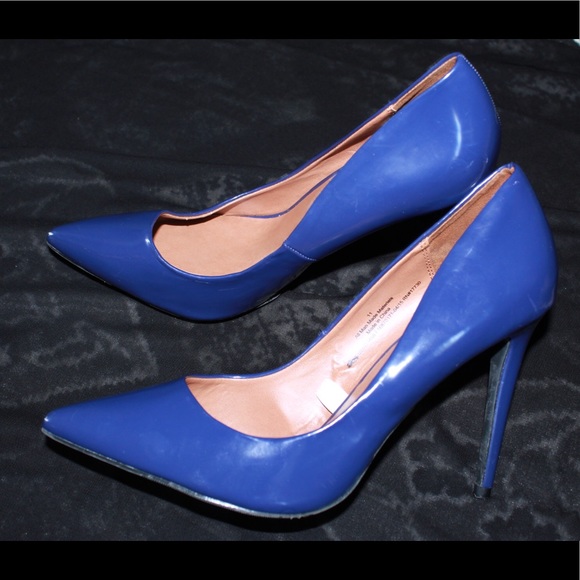 Shose - Picture 2 of 2